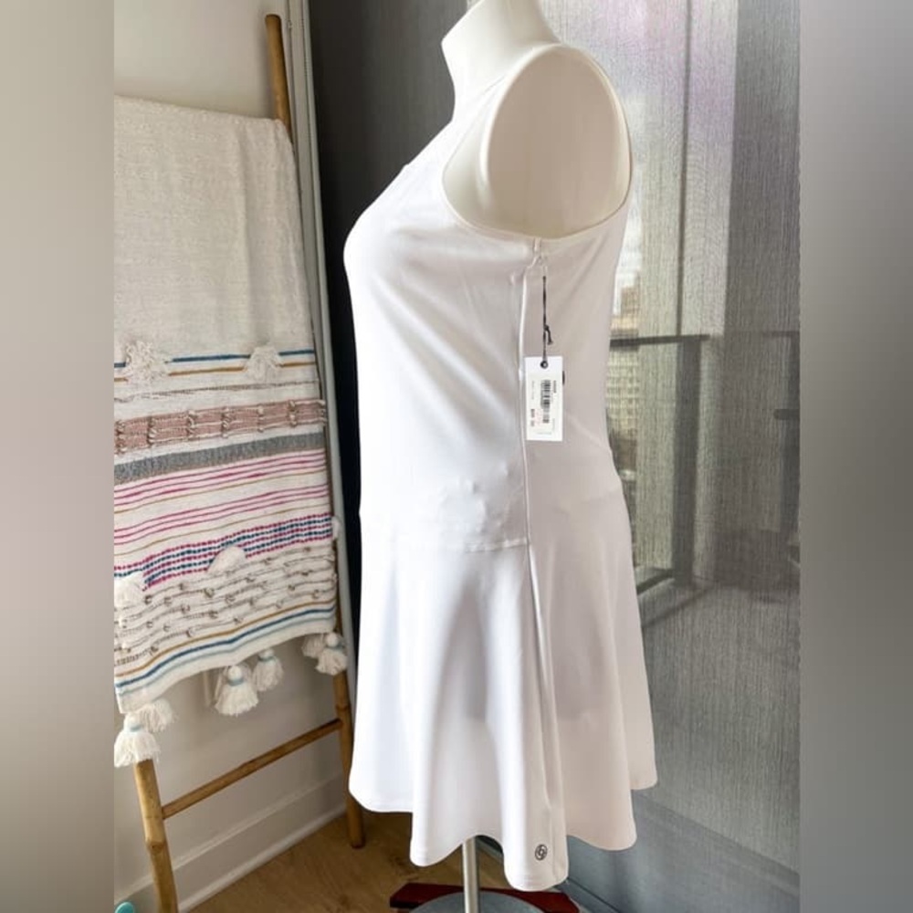 Elegant White Sleeveless Dress